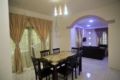 DHIAFAH HOMESTAY 4 BR AIRCOND CLOSE TO UMT, UNISZA ホテルの詳細