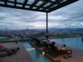 EkoCheras KLCC View Rooftop Pool MRT Direct Access ホテルの詳細