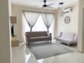 Fully Aircond 3BR3Bath Near MSU ,AEON Mall, ホテルの詳細