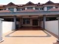 HOMESTAY CIKGU HARIF D' KUANTAN (MUSLIM ONLY) ホテルの詳細