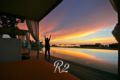 Majestic Sunset with Infinity PoolSutera Avenue ホテルの詳細