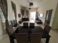 semi D 3 bedroom full AC near ayer keroh ホテルの詳細