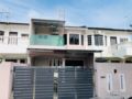 Seri Manjung HomeStaySpacious Family Home ホテルの詳細