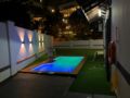 Suria 2 Homestay 5 Bedroom House with Private Pool ホテルの詳細