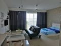 Wellness Homestay 12 Trefoil Setia City ホテルの詳細