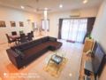 WHY PAY MORE Downtown Double Storey Homestay ホテルの詳細