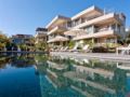 Bon Azur Beachfront Suites & Penthouses by Lov ホテルの詳細
