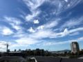 Cosy sunny apartment view over water and sky tower ホテルの詳細