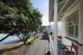 Gables Waterfront Apartment - Bay Of Islands Holiday Homes ホテルの詳細