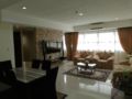 ECJ 3 Bedroom Unit Avalon Condominium ホテルの詳細