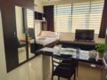 Sky View Suite at The AVENIR Cebu Unit 14B ホテルの詳細