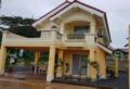 Spacious 3BR House w/Fibre WiFi,sleeps up to 12pax ホテルの詳細