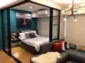Spacious Bedroom deluxe with balcony near Rockwell ホテルの詳細