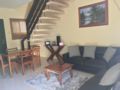 Unit J-5, 2BR House Tagaytay Hampton Villa ホテルの詳細