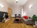 5bdr Old River Apartment in city centre ホテルの詳細