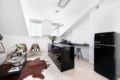 Apartment dedicated to interior art lovers HOUSE V ホテルの詳細