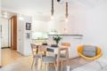 Bright apartment 10 min walk to Schidler's Factory ホテルの詳細
