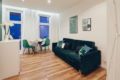 Green Modern studio apt with balcony  ホテルの詳細