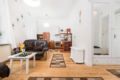 Luxurious One-Bedroom Ap. 5 min from Main Square ホテルの詳細