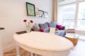 New & Stylish Boho Apartment ホテルの詳細