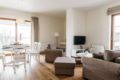 Quiet location, modern living apartment for family ホテルの詳細