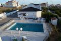Beach House T6 with Swimming Pool | Ericeira ホテルの詳細