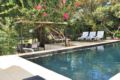 Villa Honeysuckle - Lovely 7 bedroom, pool, garden ホテルの詳細