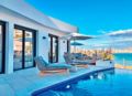 Luxury Apartment with pool by Poniente beach ホテルの詳細