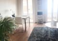 SUNNY APARTMENT IN GRACIA BALCONY AND WIFI ホテルの詳細