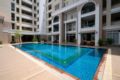2BR Patong w/high speed wifi, pool & big balcony ホテルの詳細