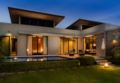 3 BDR Luxury Pool Villa Naiharn Baan Bua ホテルの詳細