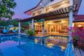 Artful 3-bedroom Pool Villa, lovely garden, Rawai ホテルの詳細