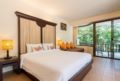 Deluxe RoomPatong Lodge Hotel, Phuket. ホテルの詳細