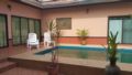 Discrete pool villa Chomphoo ホテルの詳細