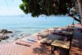 Garden view room facing the sea Private beach ホテルの詳細