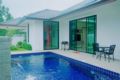 PoolVilla For 10 Persons | Center of Huahin ホテルの詳細
