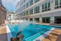 Purple Sky Resort | 18BR w Pool & Rooftop Lounge ホテルの詳細