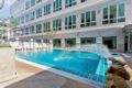 Purple Sky Resort | 28BR w Pool & Rooftop Lounge ホテルの詳細