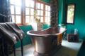 Quirky 3 br Home & Copper Bath 'A(rt)partment B' ホテルの詳細