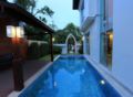 Siriwari Villas 11 BR Sleeps 22 w/Pool near City ホテルの詳細