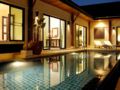 Two Villas Holiday Oriental Style Nai Harn Beach ホテルの詳細