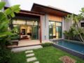 Two Villas Holiday Phuket Onyx Style Nai Harn Beach ホテルの詳細