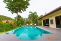Villa Santi 3BR & Private Pool - Walk to Beach ホテルの詳細