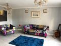 Beautiful & Nicely furnished Farnham Royal House ホテルの詳細