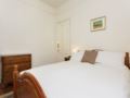 Veeve 1 Bed Garden Flat Bloom Park Road Fulham ホテルの詳細