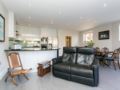 Veeve 3 Bed 3 Bath House Valonia Gardens Wandsworth ホテルの詳細