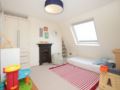 Veeve 4 Bed Family House On Broadhinton Rd Clapham ホテルの詳細