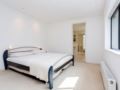 Veeve 5 Bedroom Minimalist Home Hurst Avenue Highgate ホテルの詳細
