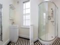 Veeve Georgian Townhouse 3 Bed 2 Bath St Peter S St Islington ホテルの詳細