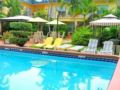 Grand Palm Plaza (Gay Male Clothing Optional Resort) A North Beach Village Resort Hotel ホテルの詳細